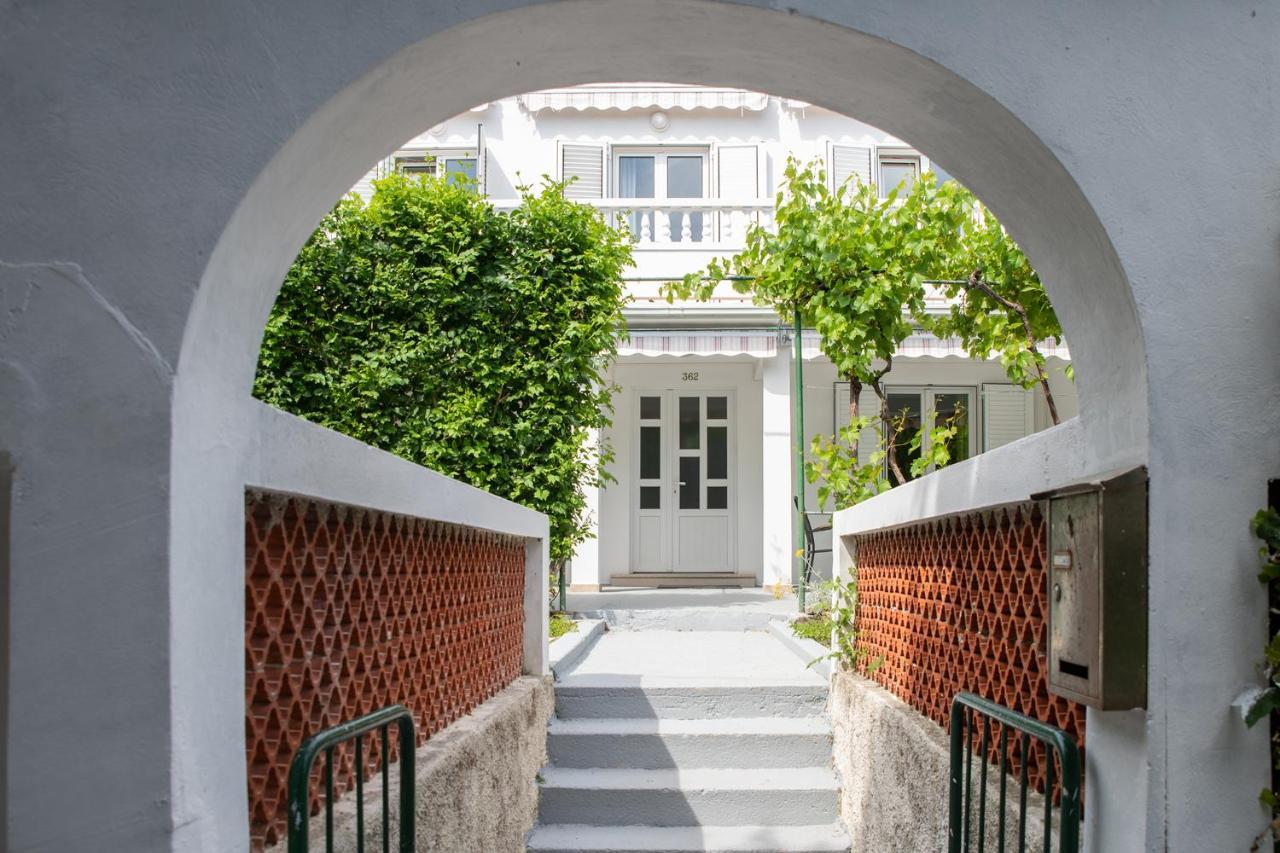 Apartmani Vrtodusic Banjol Ngoại thất bức ảnh