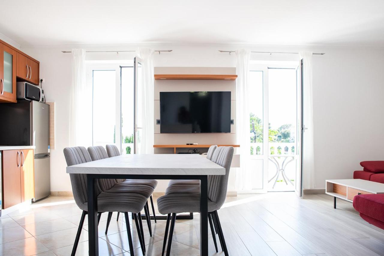 Apartmani Vrtodusic Banjol Ngoại thất bức ảnh