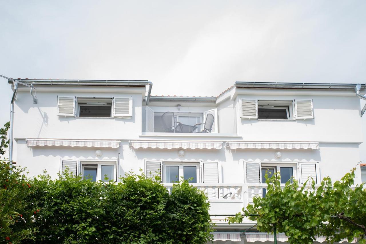 Apartmani Vrtodusic Banjol Ngoại thất bức ảnh