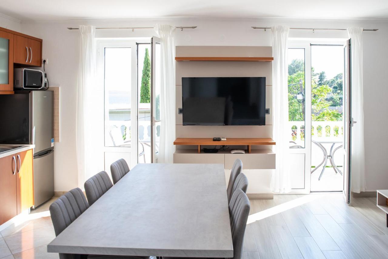 Apartmani Vrtodusic Banjol Ngoại thất bức ảnh