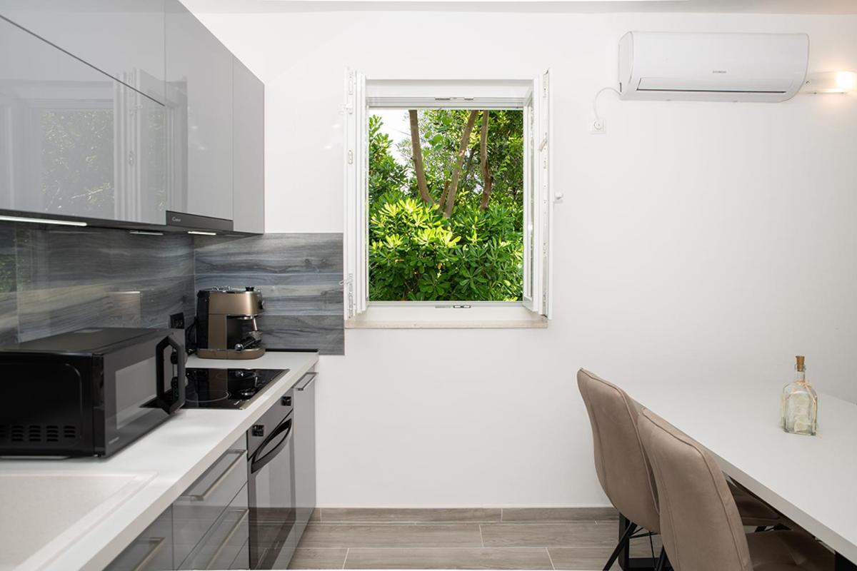 Apartmani Vrtodusic Banjol Ngoại thất bức ảnh