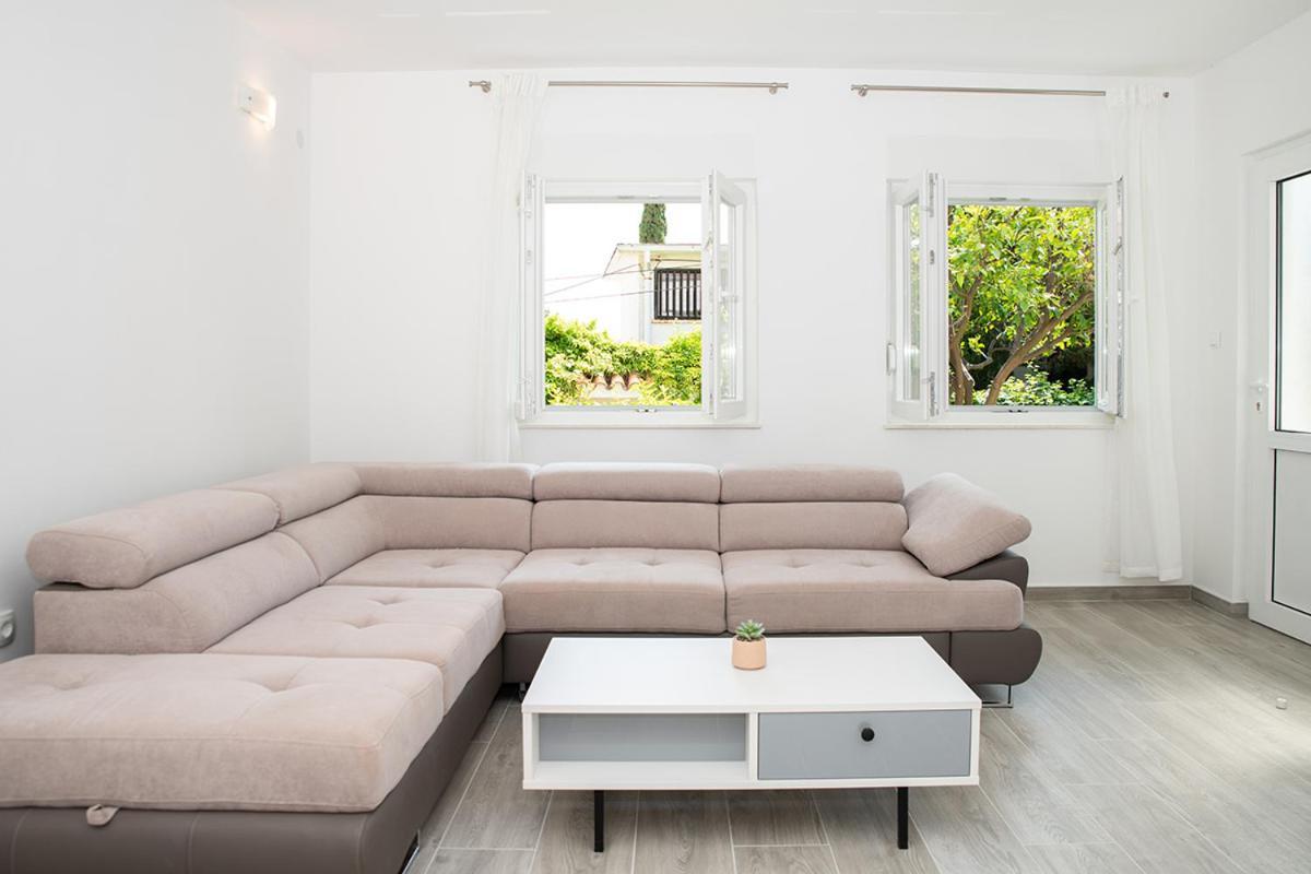 Apartmani Vrtodusic Banjol Ngoại thất bức ảnh
